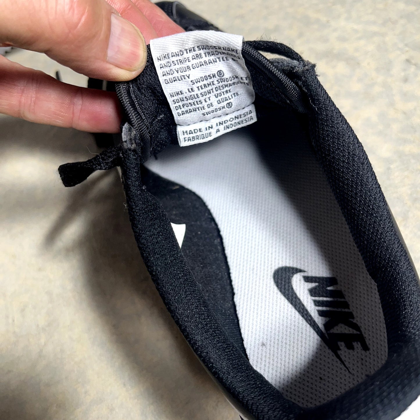 Nike Classic Cortez Black White 807471-010 Women’s Size 8 Pre-owned