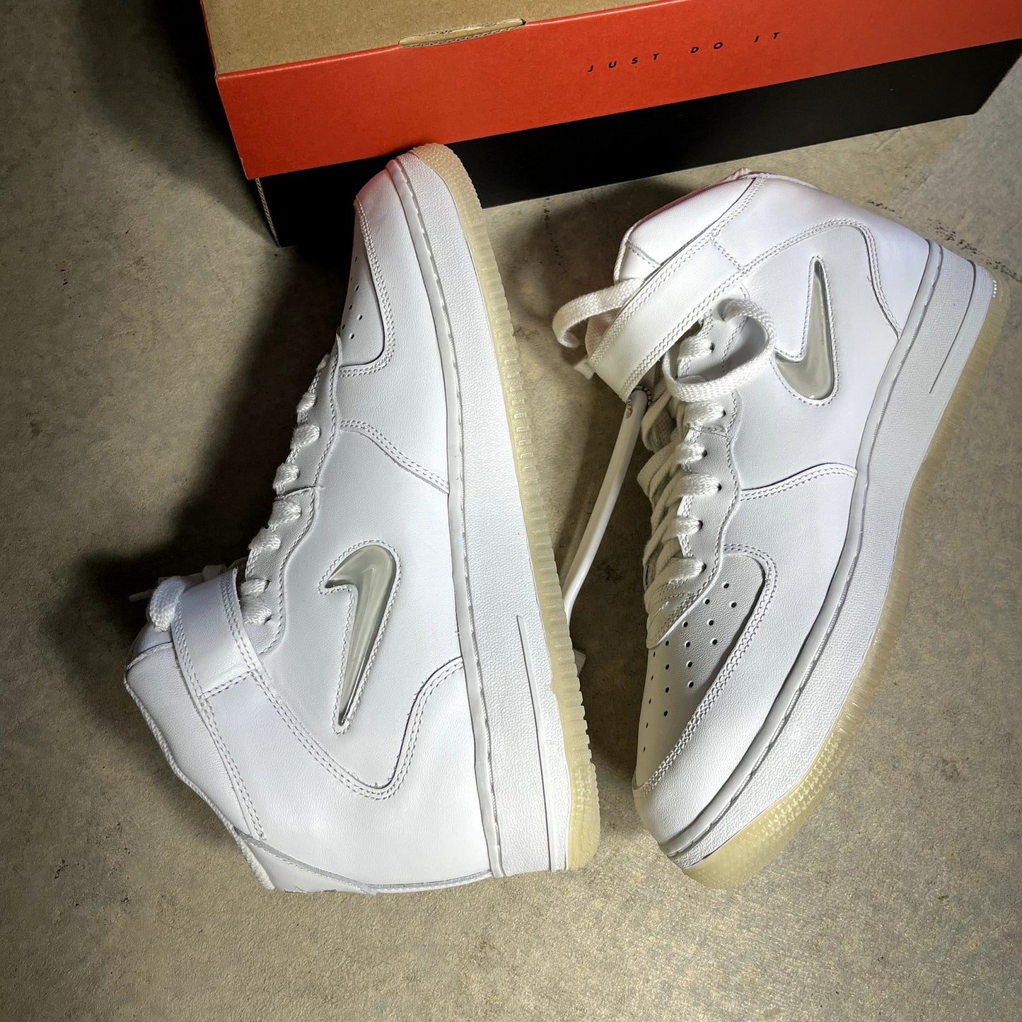 Nike Air Force 1 Mid '07 Size 11 White