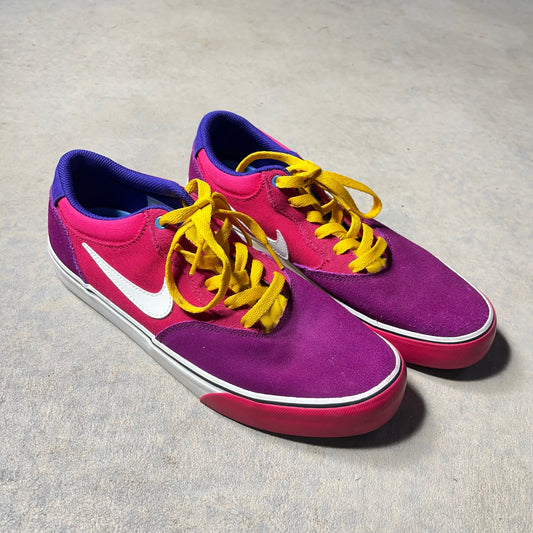 Nike SB Chron 2 in the "Sangria Mystic Hibiscus" colorway size 9
