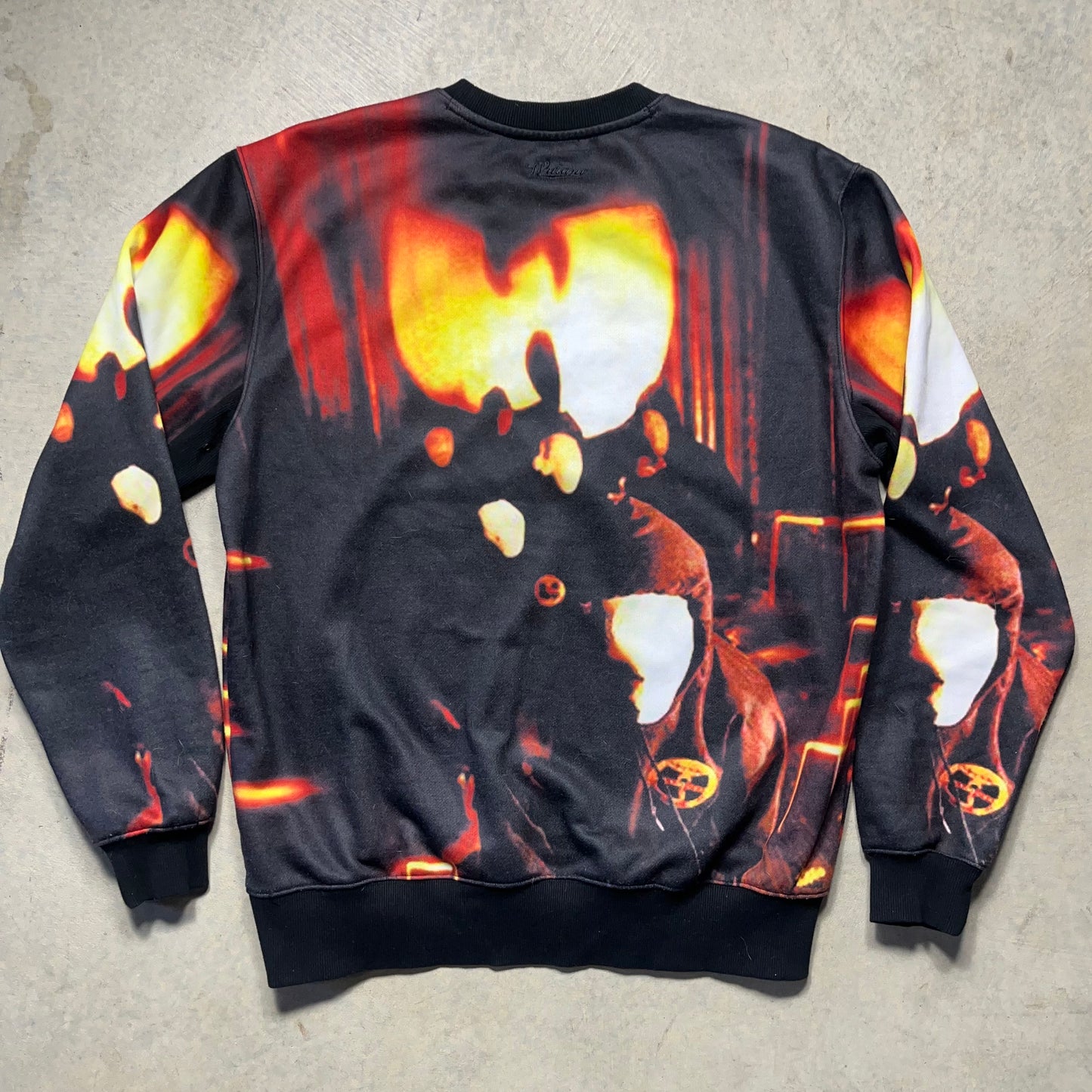 Wu-Tang Vintage 36 Chambers all Over Print Crew Neck Large