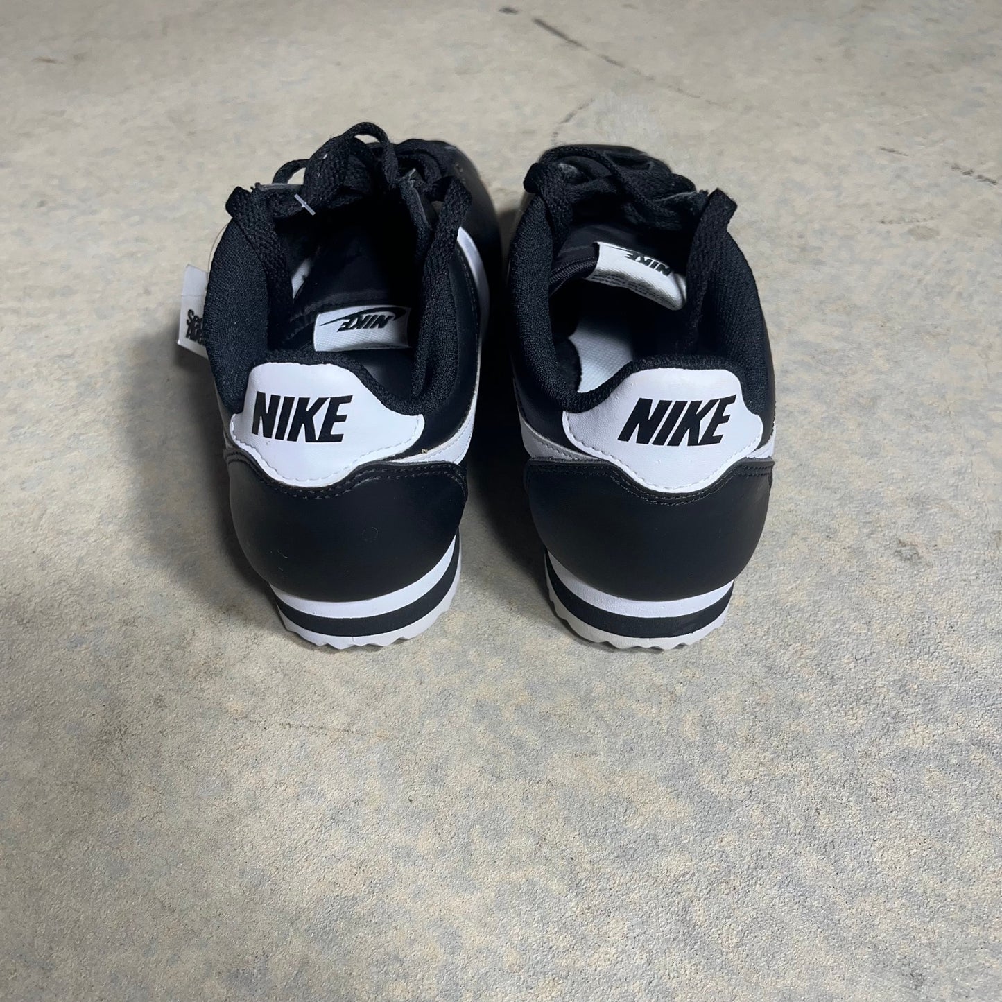 Nike Classic Cortez Black White 807471-010 Women’s Size 8 Pre-owned