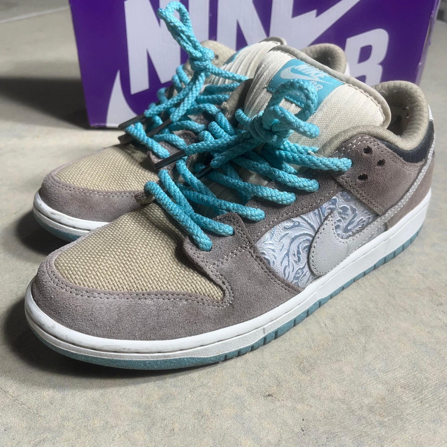Nike Dunk Low SB Big Money Savings FZ3129-200 Mens Size 9 Pre owned