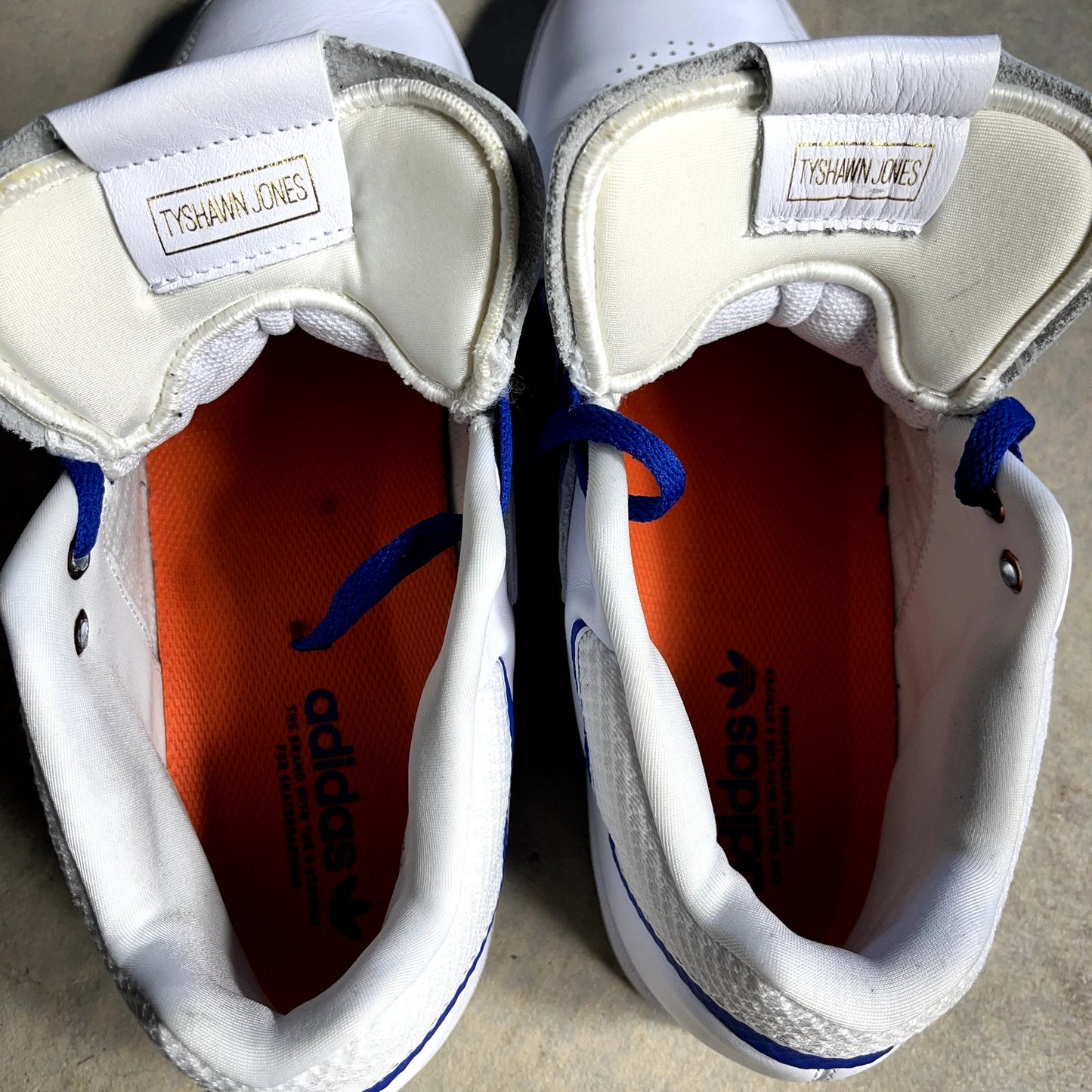 Adidas Originals Men's TYSHAWN Shoes in Cloud White/Orange/Blue Bird Size 12