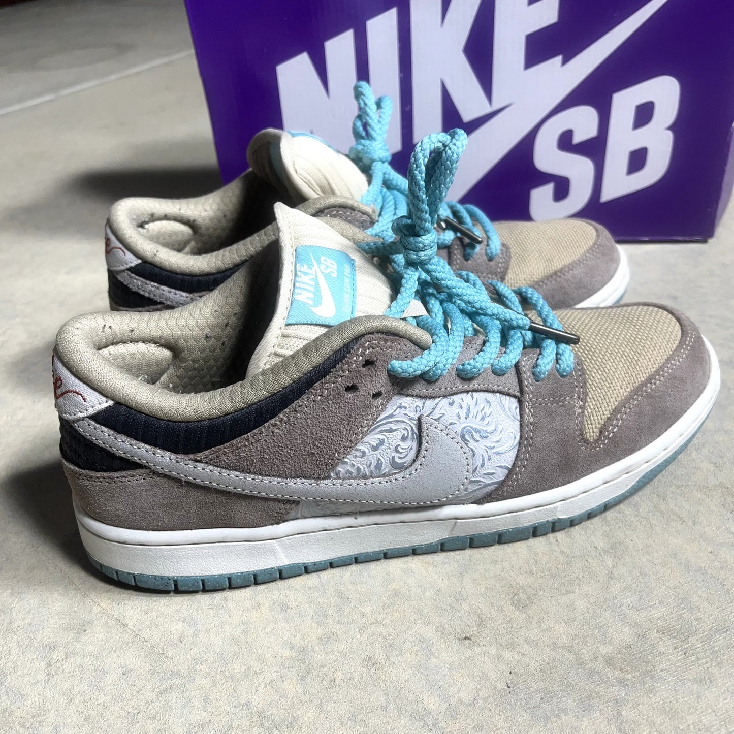 Nike Dunk Low SB Big Money Savings FZ3129-200 Mens Size 9 Pre owned