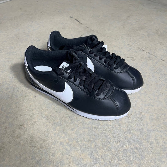 Nike Classic Cortez Black White 807471-010 Women’s Size 8 Pre-owned